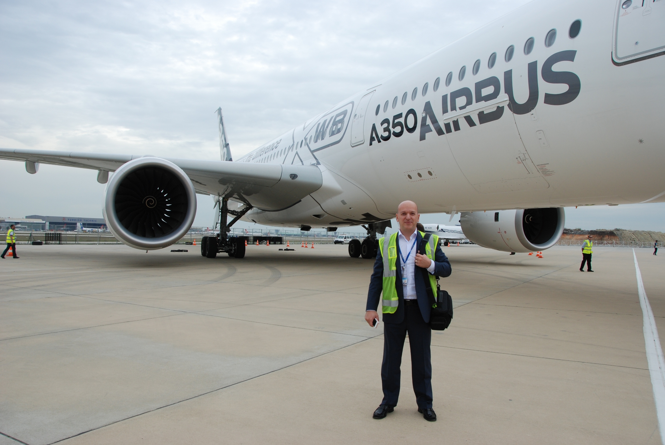 Airbus A350_Istanbul Airshow_Abdullah Nergiz_Sep 2014