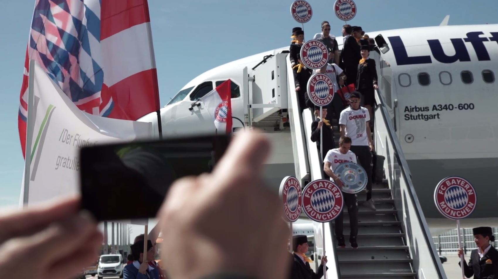 Double Winners – Lufthansa welcomes FC Bayern Munich