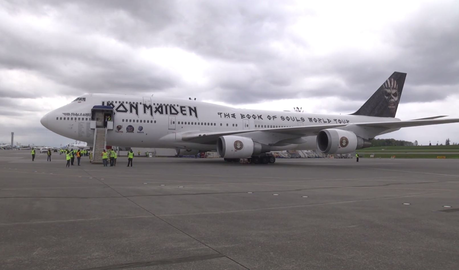 Iron Maiden’s Ed Force One Rocks Boeing