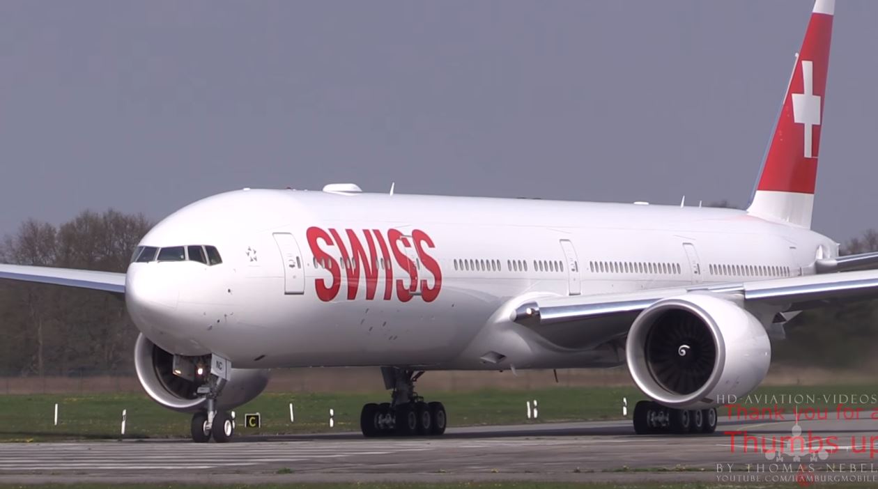 Swiss Boeing 777 Touch & Go Training