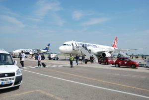 THY_Turkish Airlines_Airbus A321_Ryanair_Boeing 737_Bologna Airport