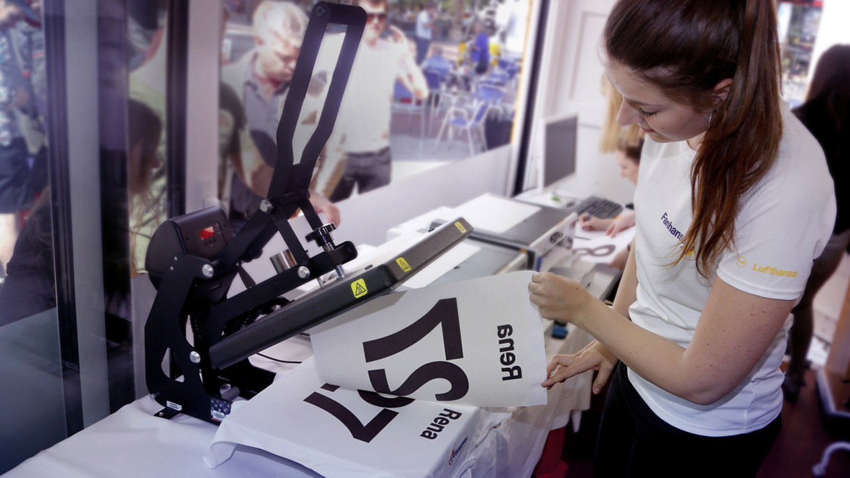 Get your Fanhansa Jersey: The TRIKOMAT @ Munich Airport