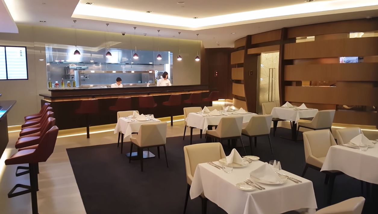 Etihad Airways New First Class Lounge Abu Dhabi Review