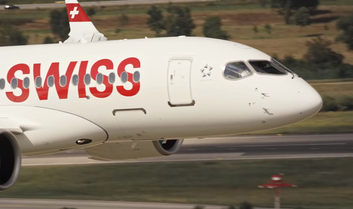 SWISS welcomes its first Bombardier CS100