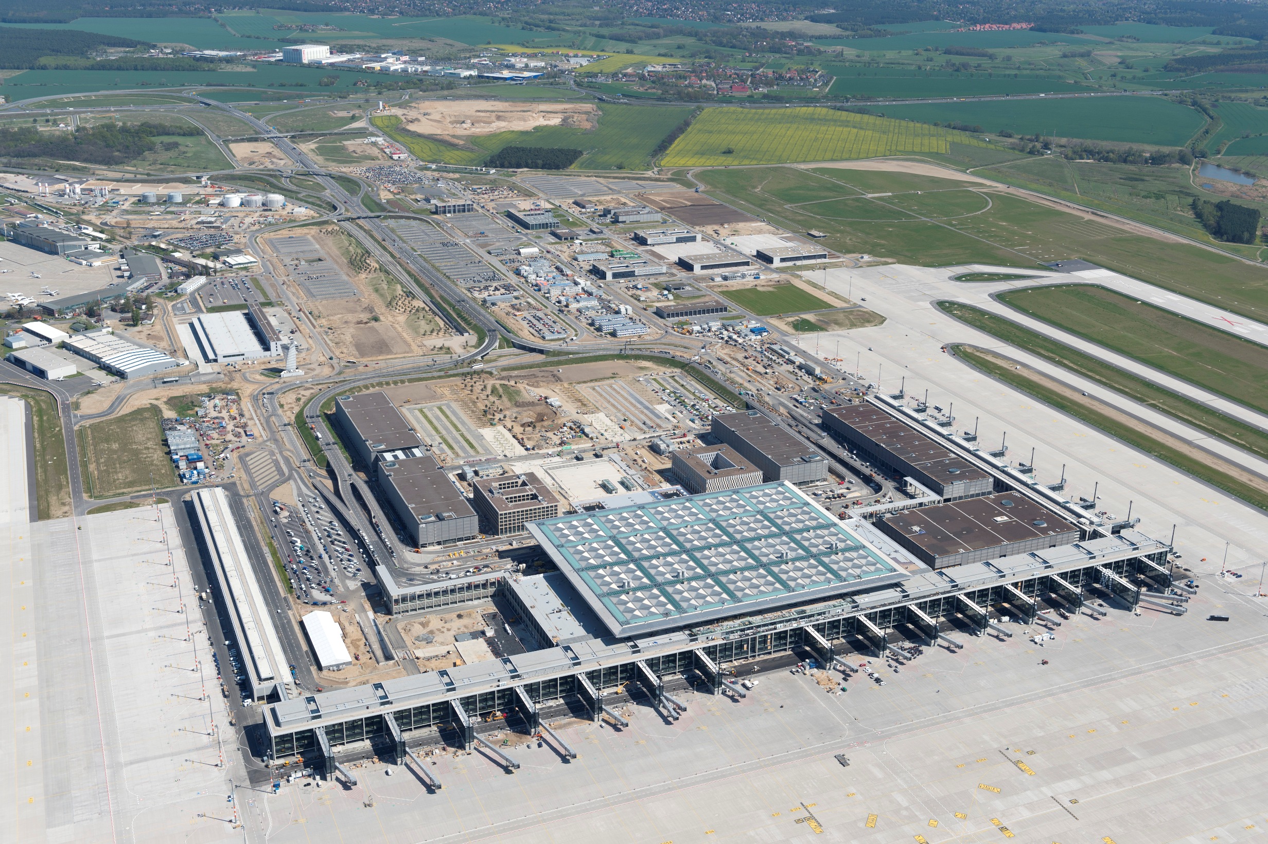 Berlin Brandenburg Havalimanı Açılıyor