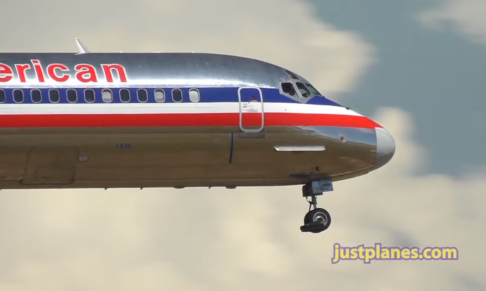 American Airlines MD80 reverses thrust in the air