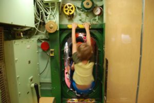 intrepid-sea-air-space-museum_submarine-growler_004