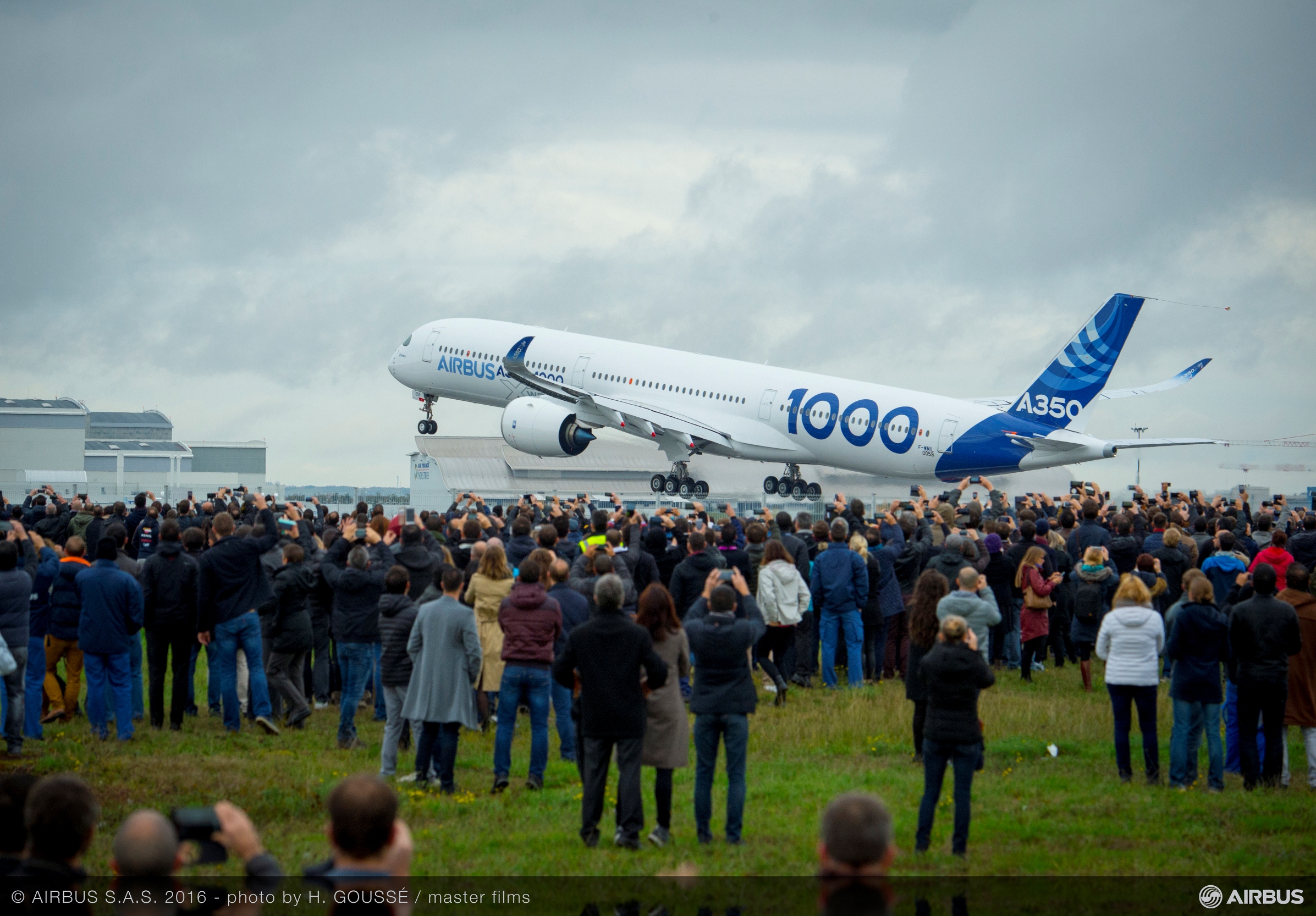 Airbus A350-1000, İlk Deneme Uçuşunu Yaptı