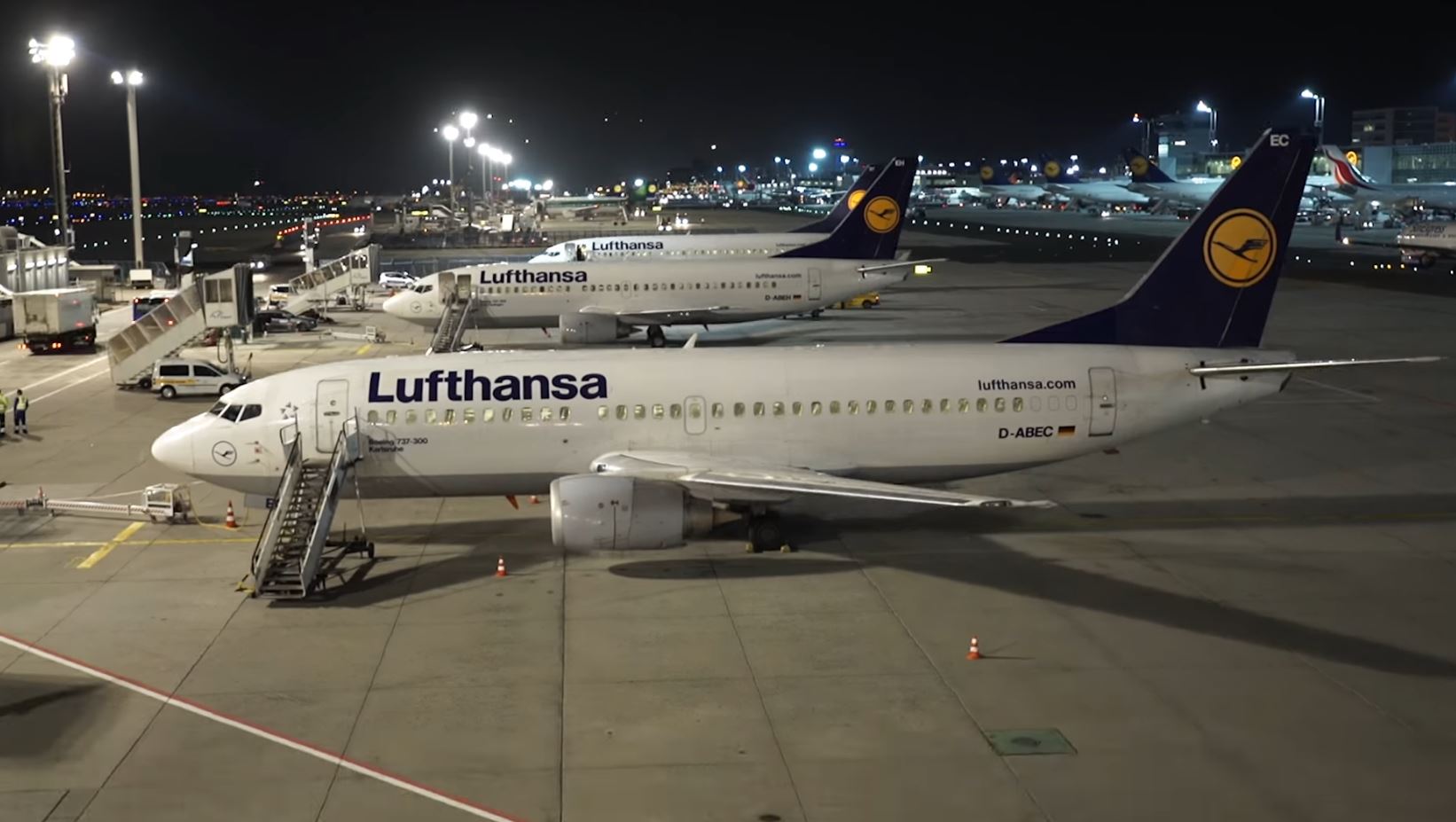 Goodbye, Bobby! Farewell flight of the Boeing 737 | Lufthansa