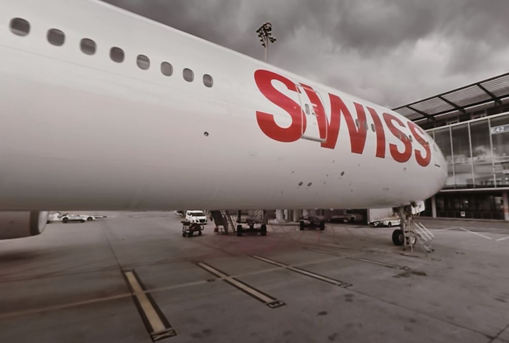 Hello. I’m SWISS’s new Boeing 777 – in 360°