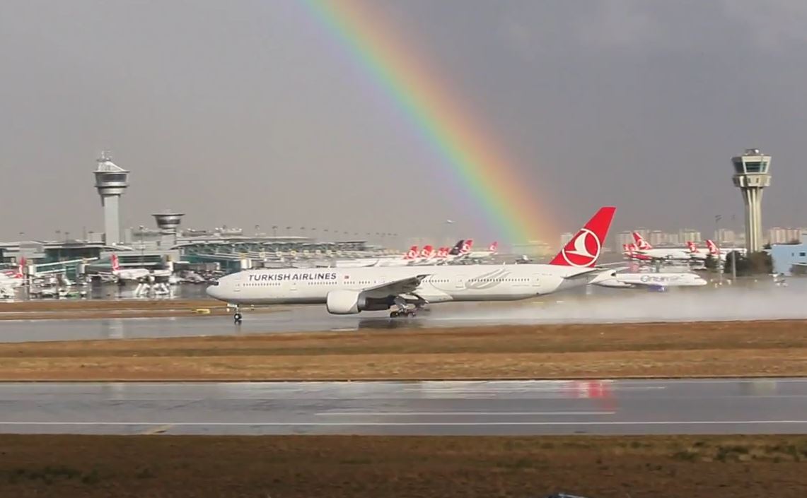 Turkish Airlines, Boeing 777 and Rainbow