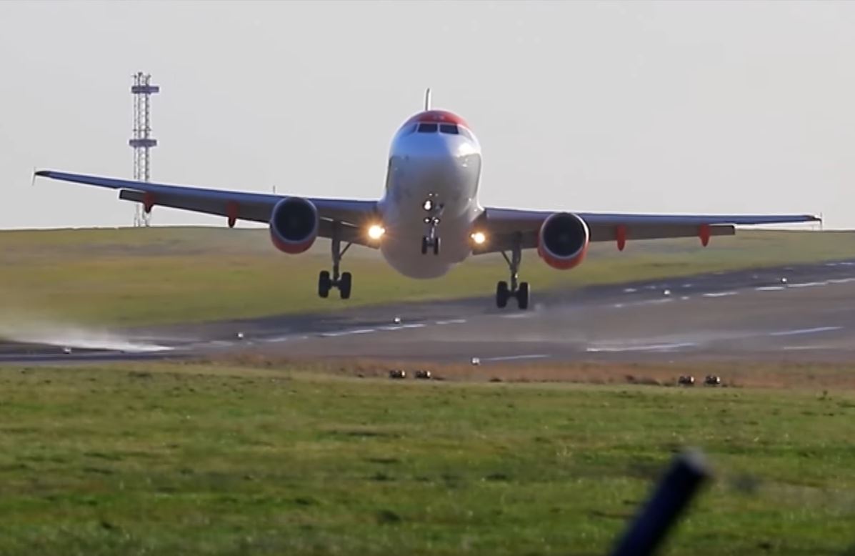 Airbus A320 at Leeds Bradford Airport aborts landing