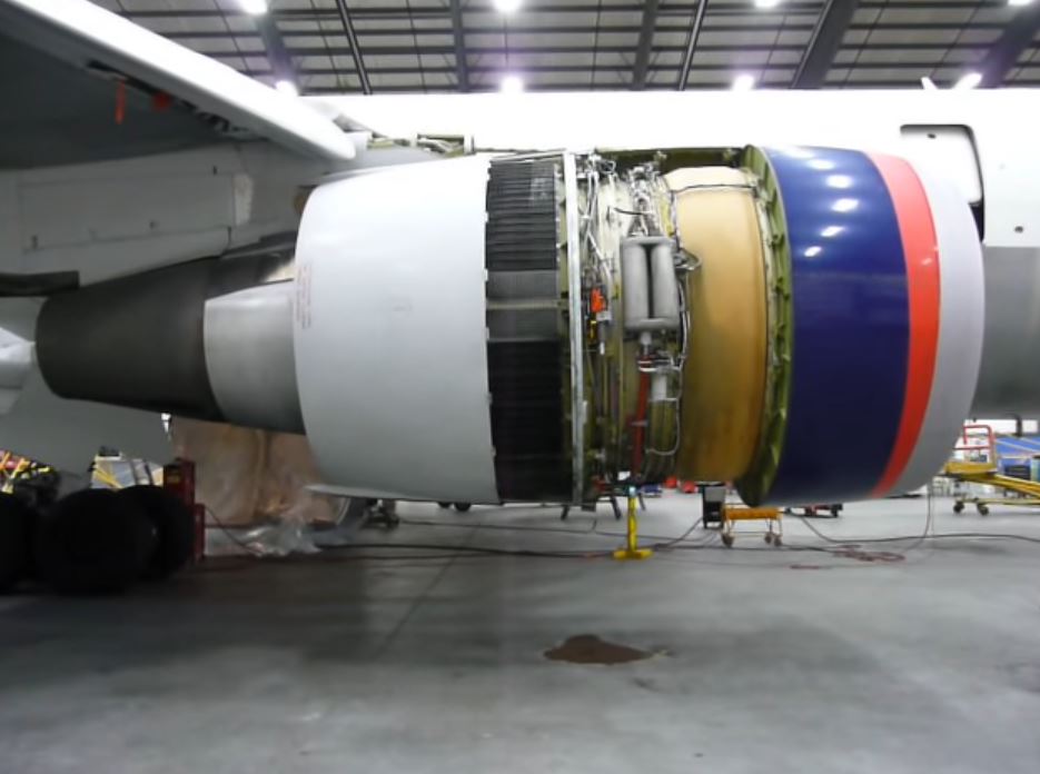 Boeing 767-400 thrust reverser test