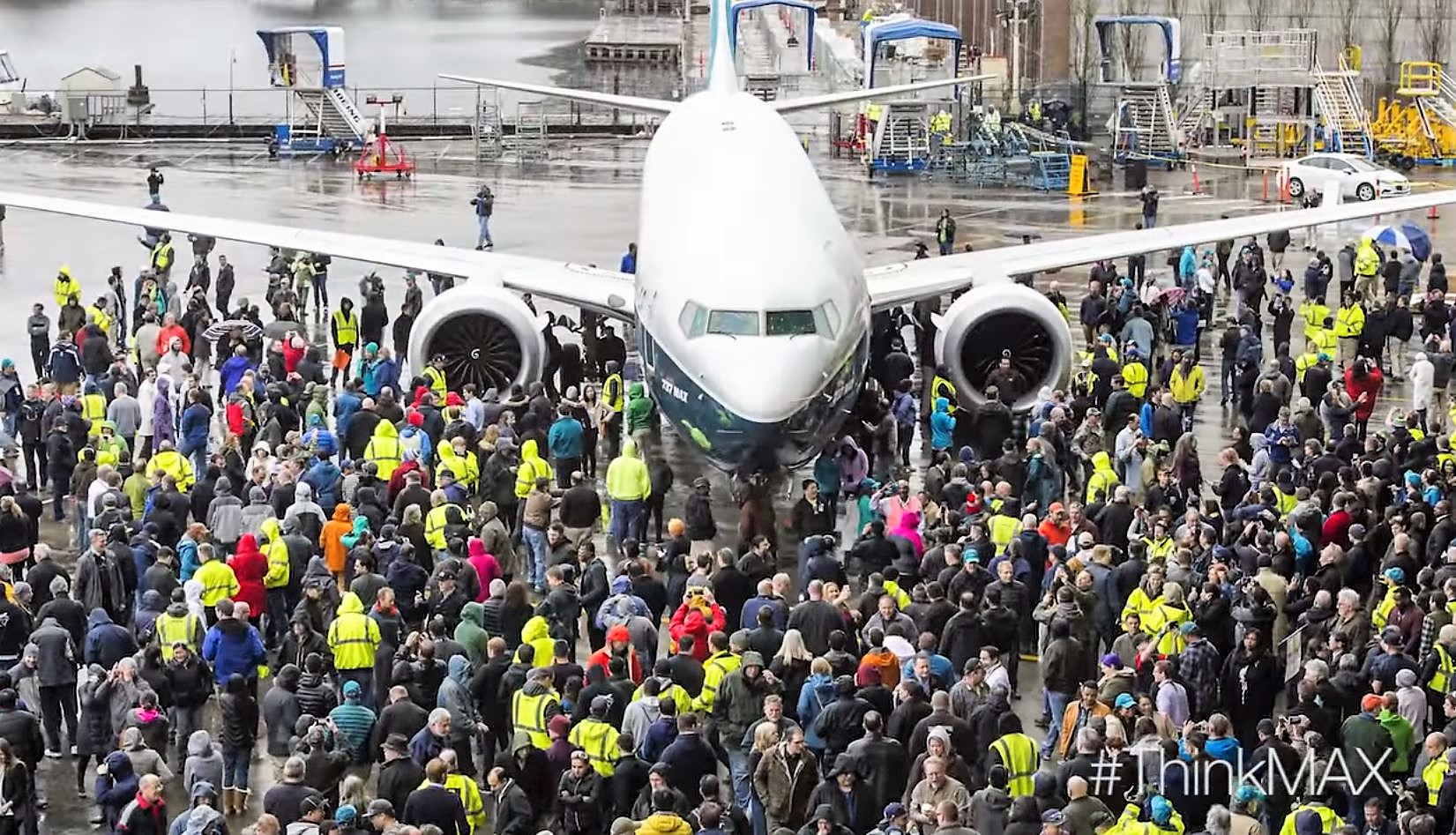 Boeing Debuts 737 MAX 9