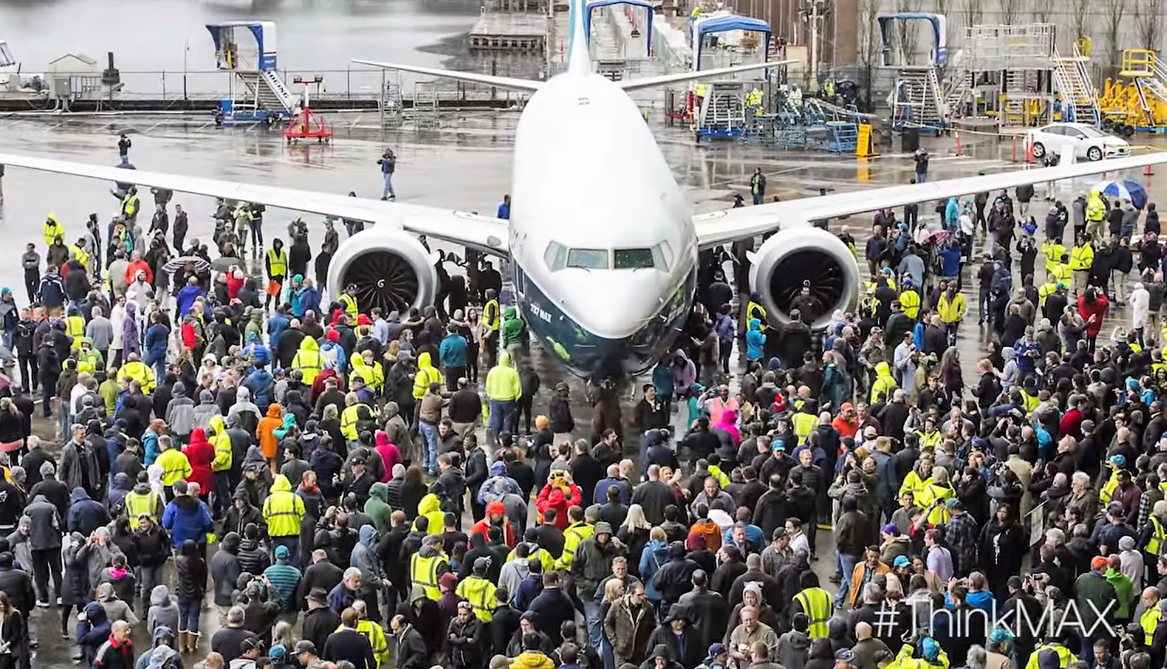 Boeing Debuts 737 MAX 9
