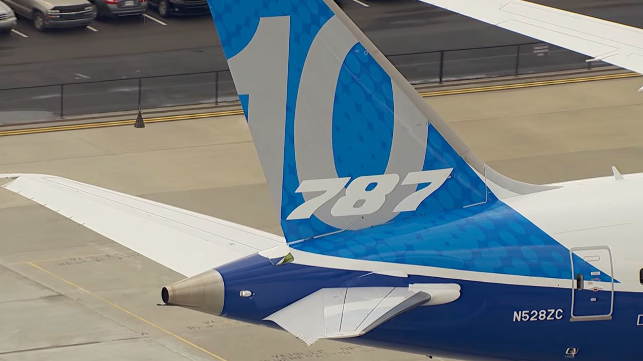 Boeing 787-10 Dreamliner Completes First Flight