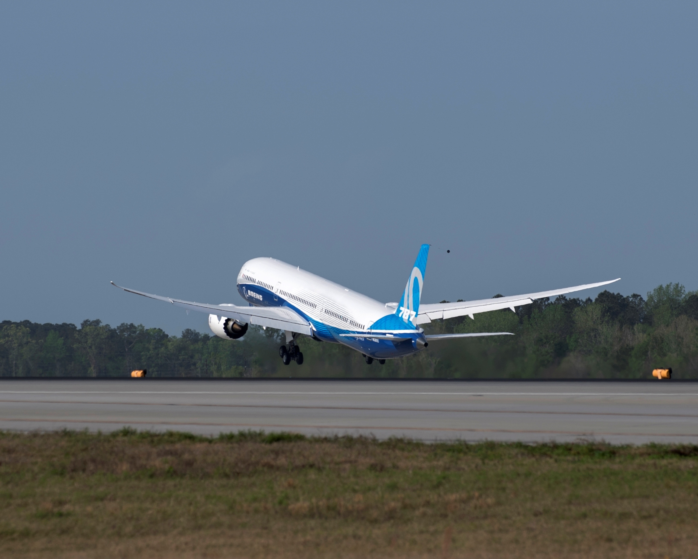 Boeing 787-10 Takeoff performance testing