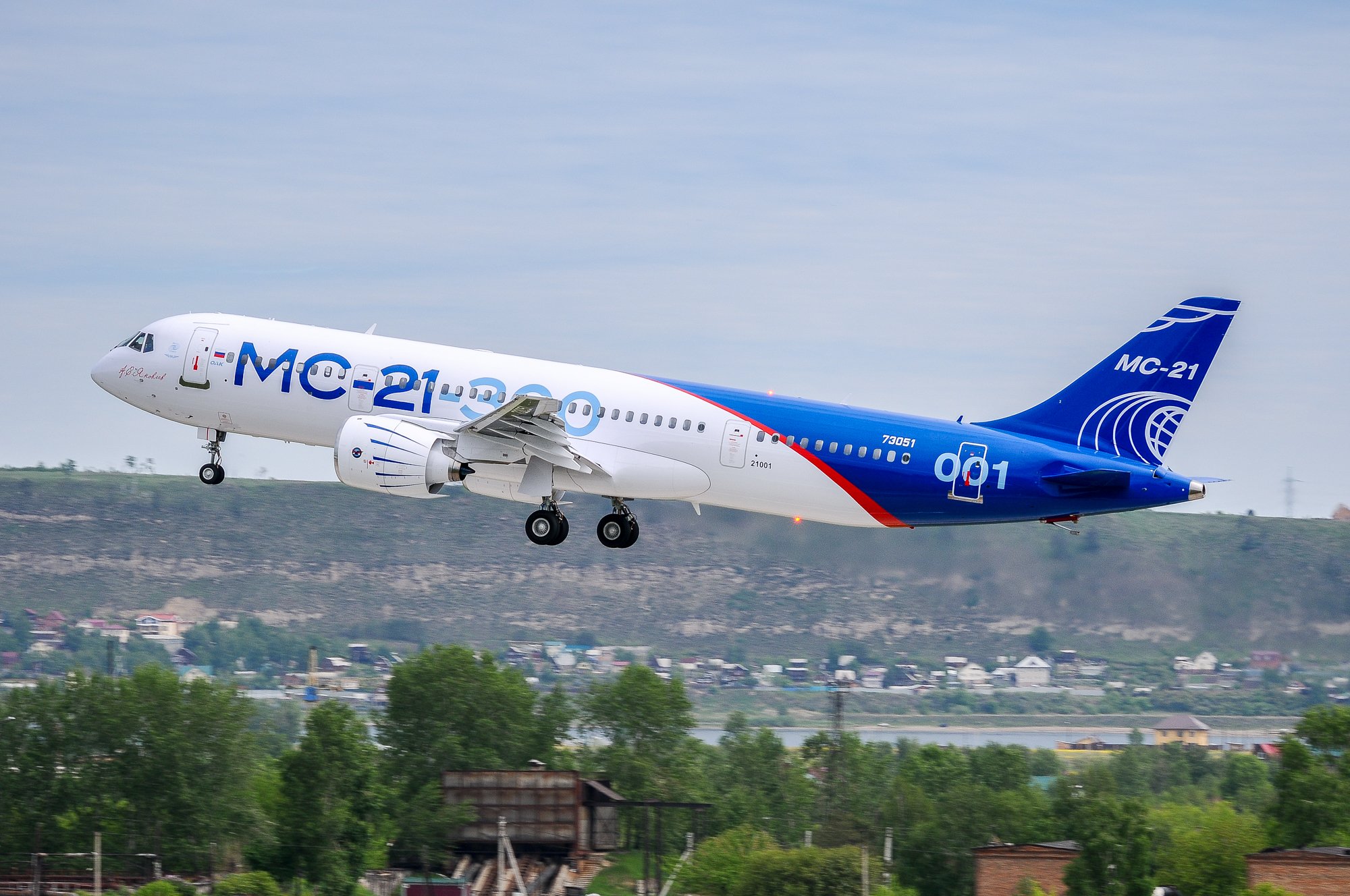 Irkut MC-21, İlk Deneme Uçuşunu Gerçekleştirdi