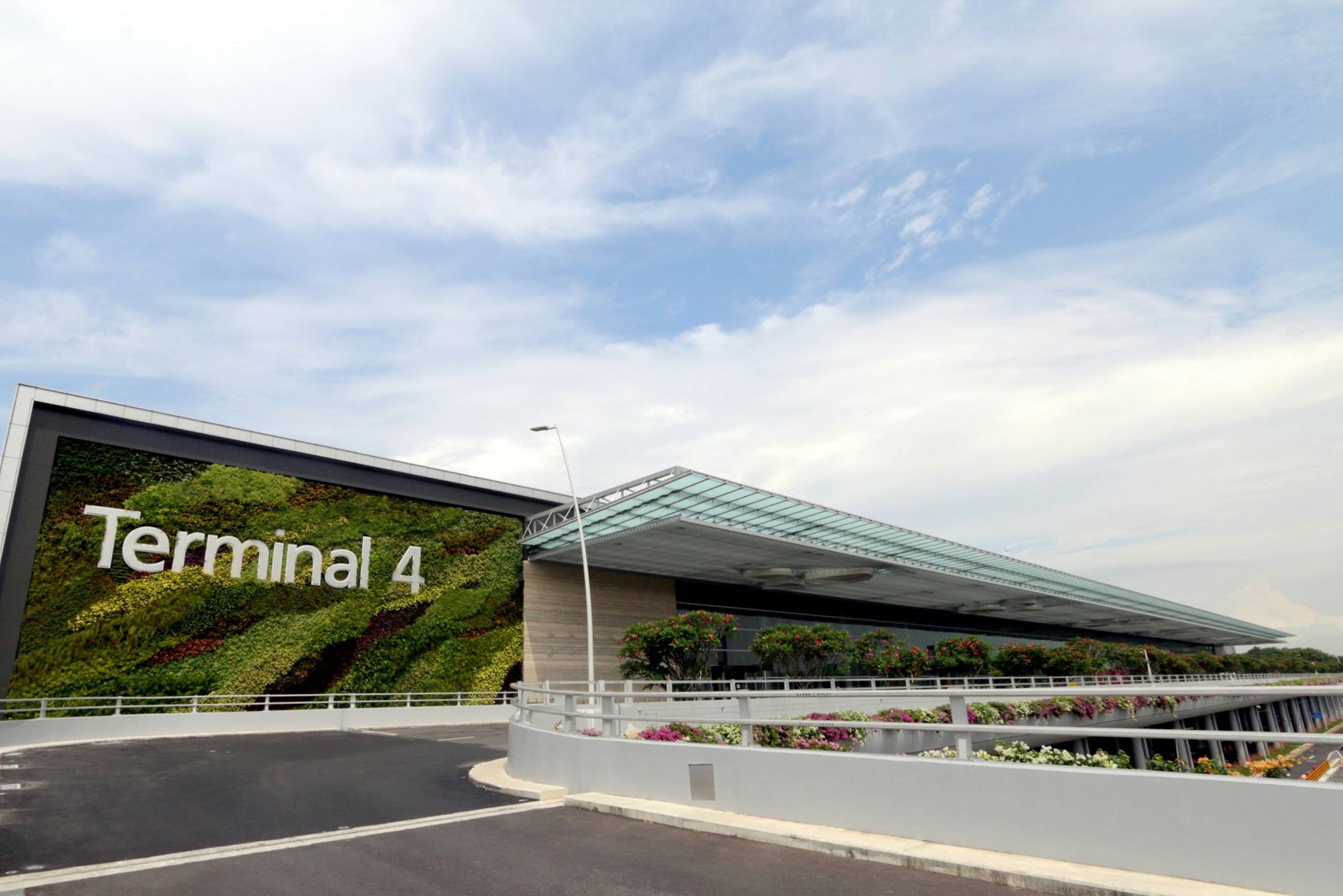 The Changi Airport Terminal 4 Fly-Through
