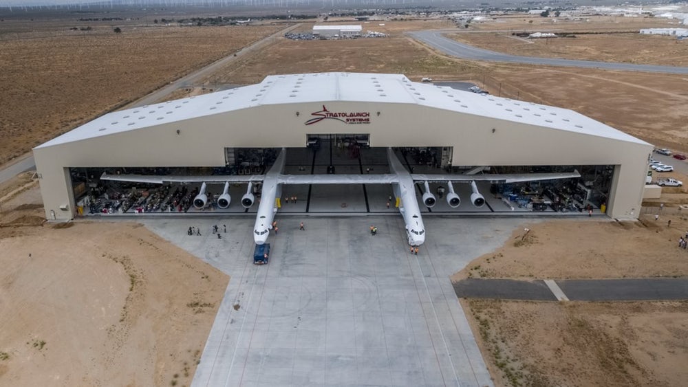 Stratolaunch: Dünyanın Kanat Açıklığı En Fazla Olan Uçağı