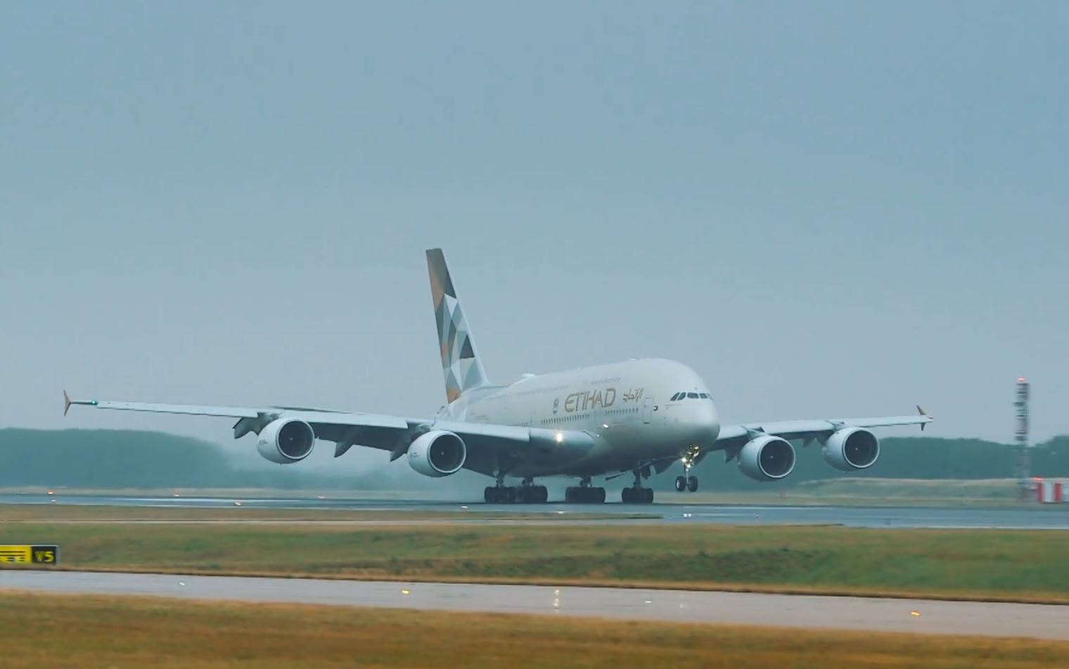 A380 landing in Paris Charles De Gaulle | Etihad Airways