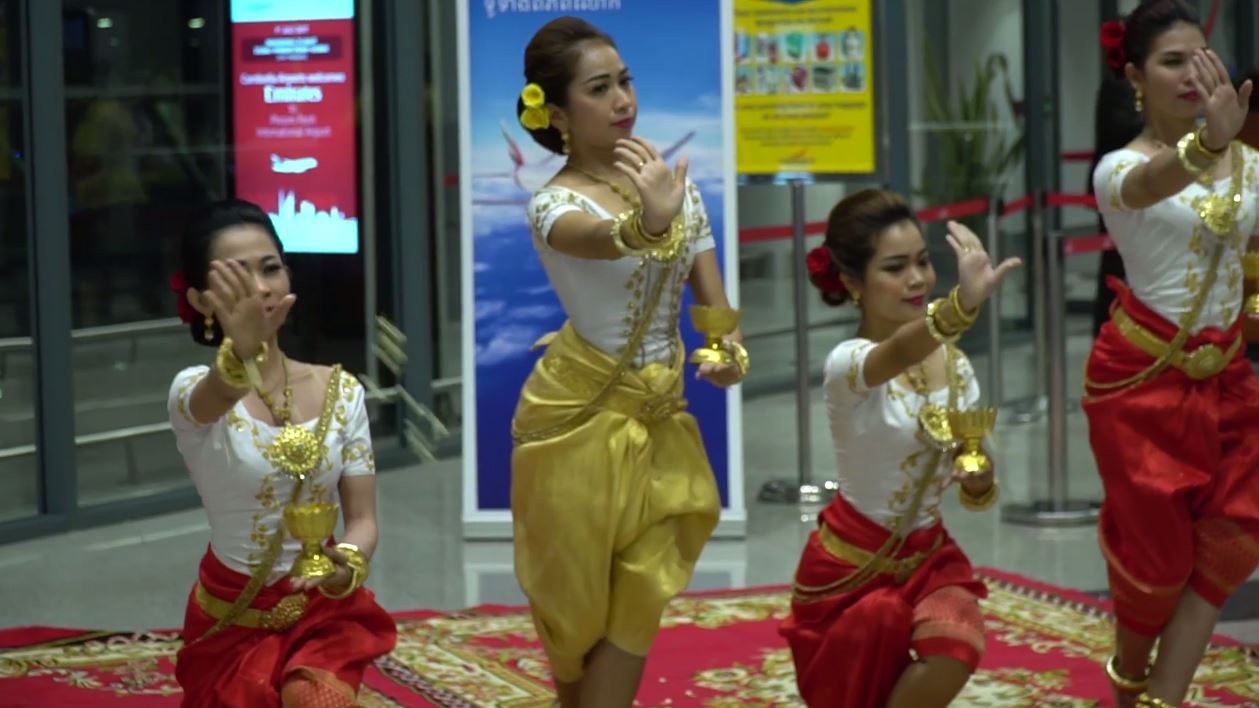 Emirates lands in Phnom Penh