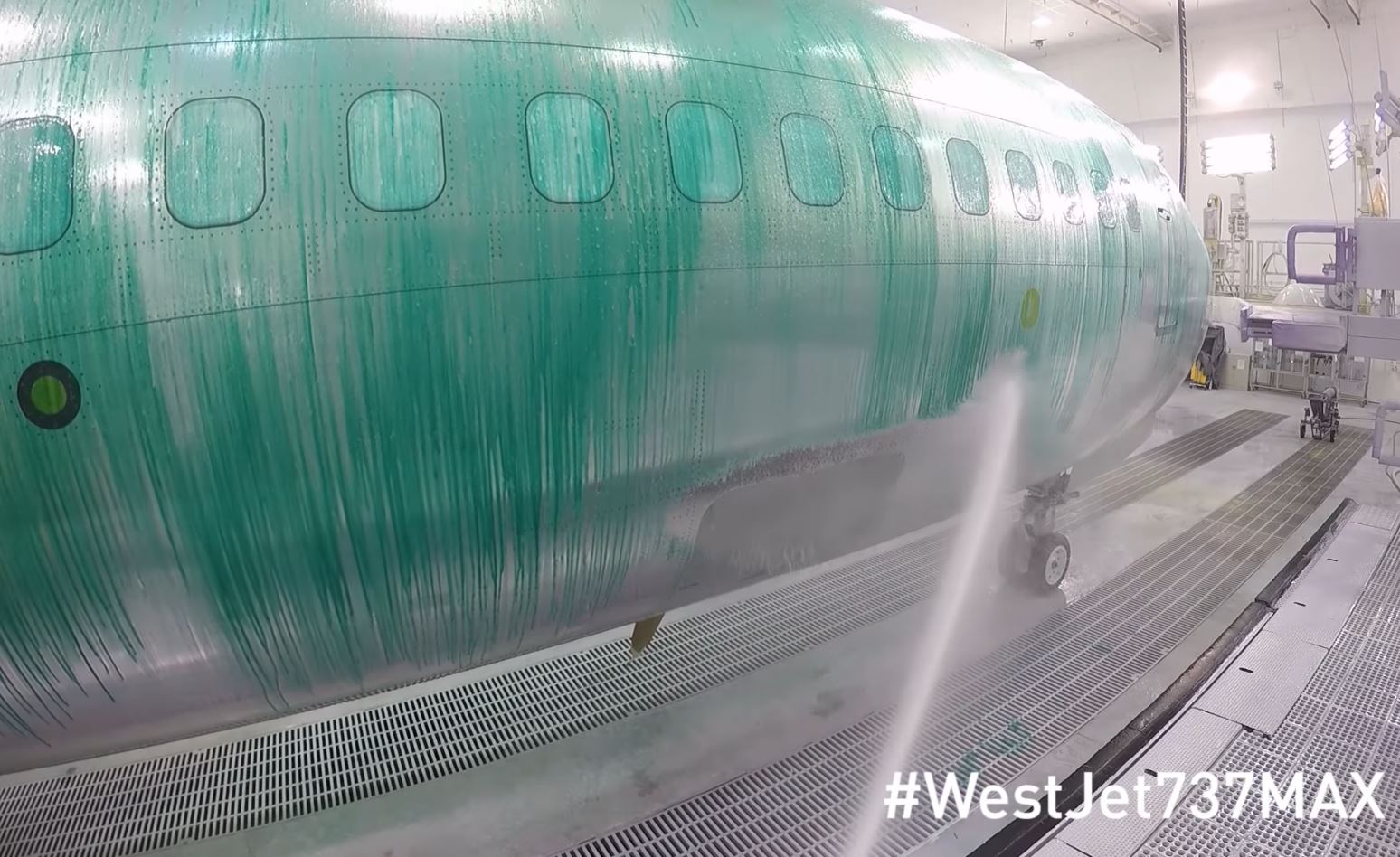 Painting WestJet’s first Boeing 737 MAX-8 aircraft