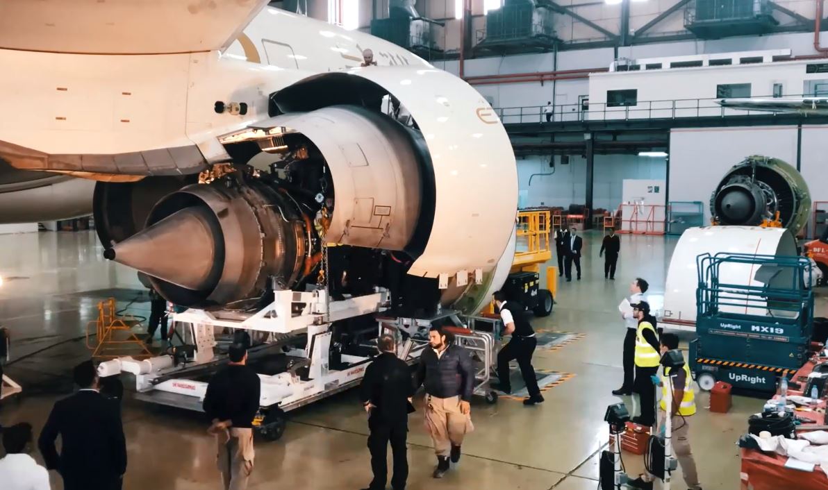 Breaking the World Record for Fastest Boeing 777 Engine Change