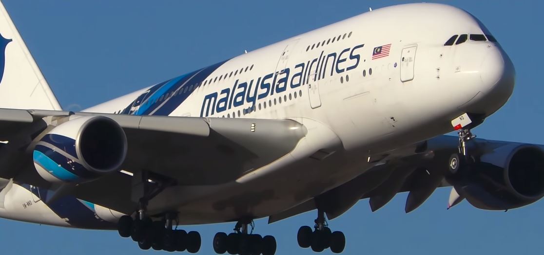 Malaysia Airlines A380 Close Up Landing & Takeoff