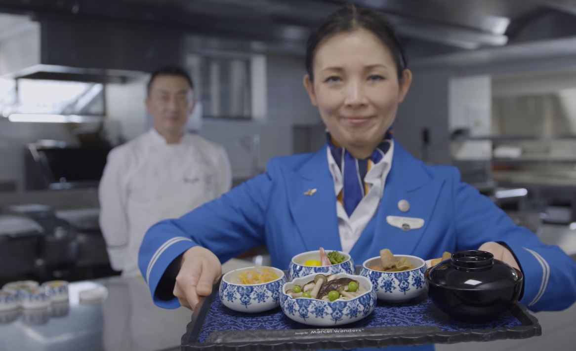 KLM – “Anytime For You” meals on flights to Tokyo