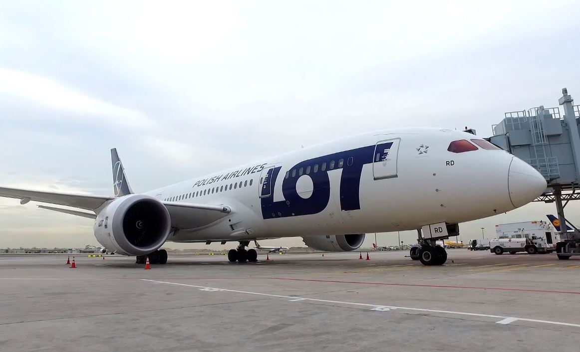 Changi Airport welcomes LOT Polish Airlines