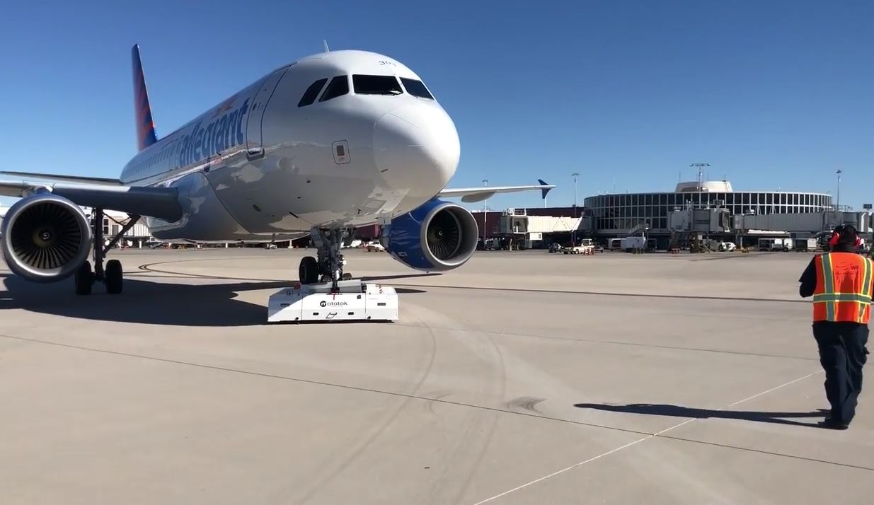 Allegiant & WFS Pushback with Mototok Spacer