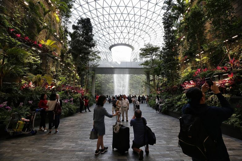 jewel changi airport hizmete girdi havayolu 101
