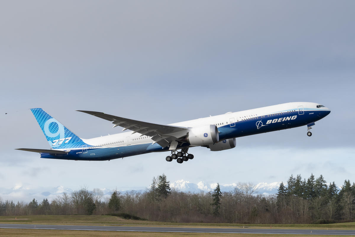 Boeing 777X, İlk Deneme Uçuşunu Yaptı