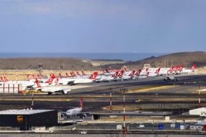 THY uçakları, İGA Havalimanı'nda park halinde (Mart 2020)