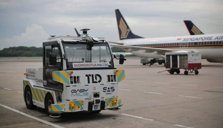 Singapur Changi Havalimanı - Sürücüsüz Bagaj Çekme Aracı