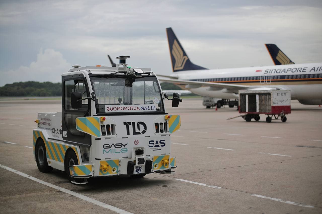 Singapur Changi Havalimanı - Sürücüsüz Bagaj Çekme Aracı