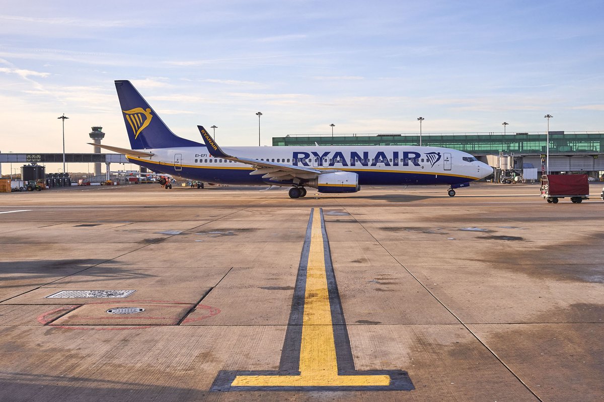 Ryanair x Boeing 737