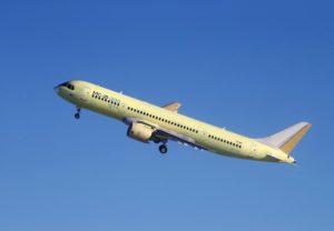 Irkut MC-21 - Yerli üretim kanatlarıyla ilk deneme uçuşu (25 Aralık 2021)