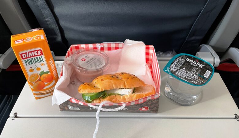THY İç Hat Economy Class İkramı (Mart 2022)