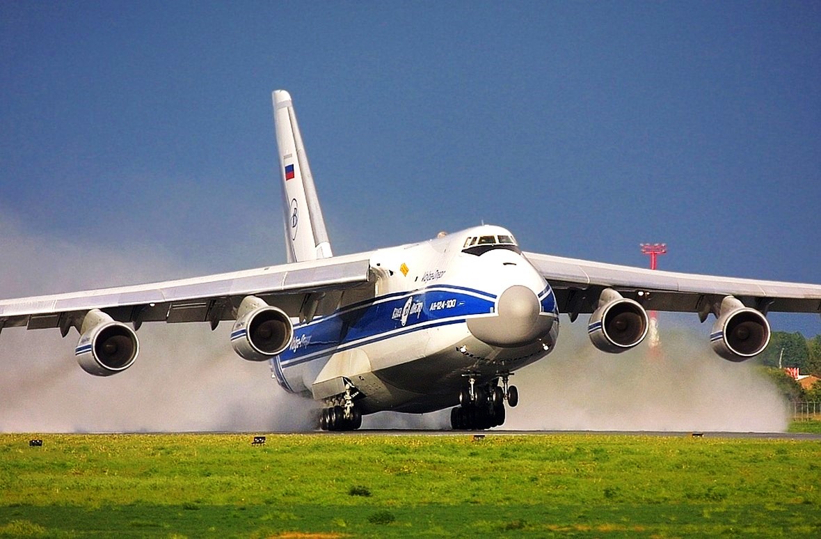 Volga Dnepr - Antonov An-124