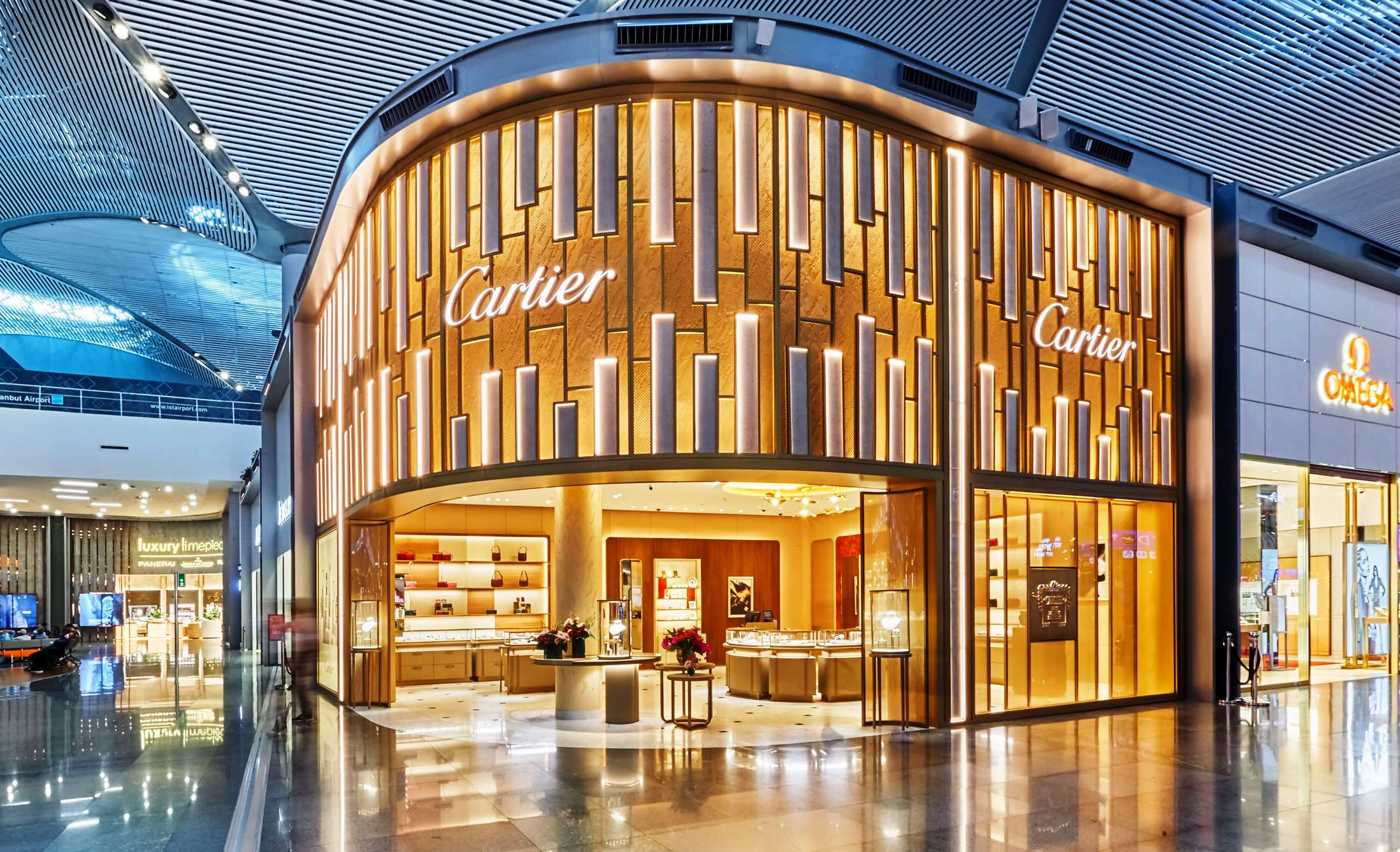 Cartier, en büyük dükkânını İGA'da açtı