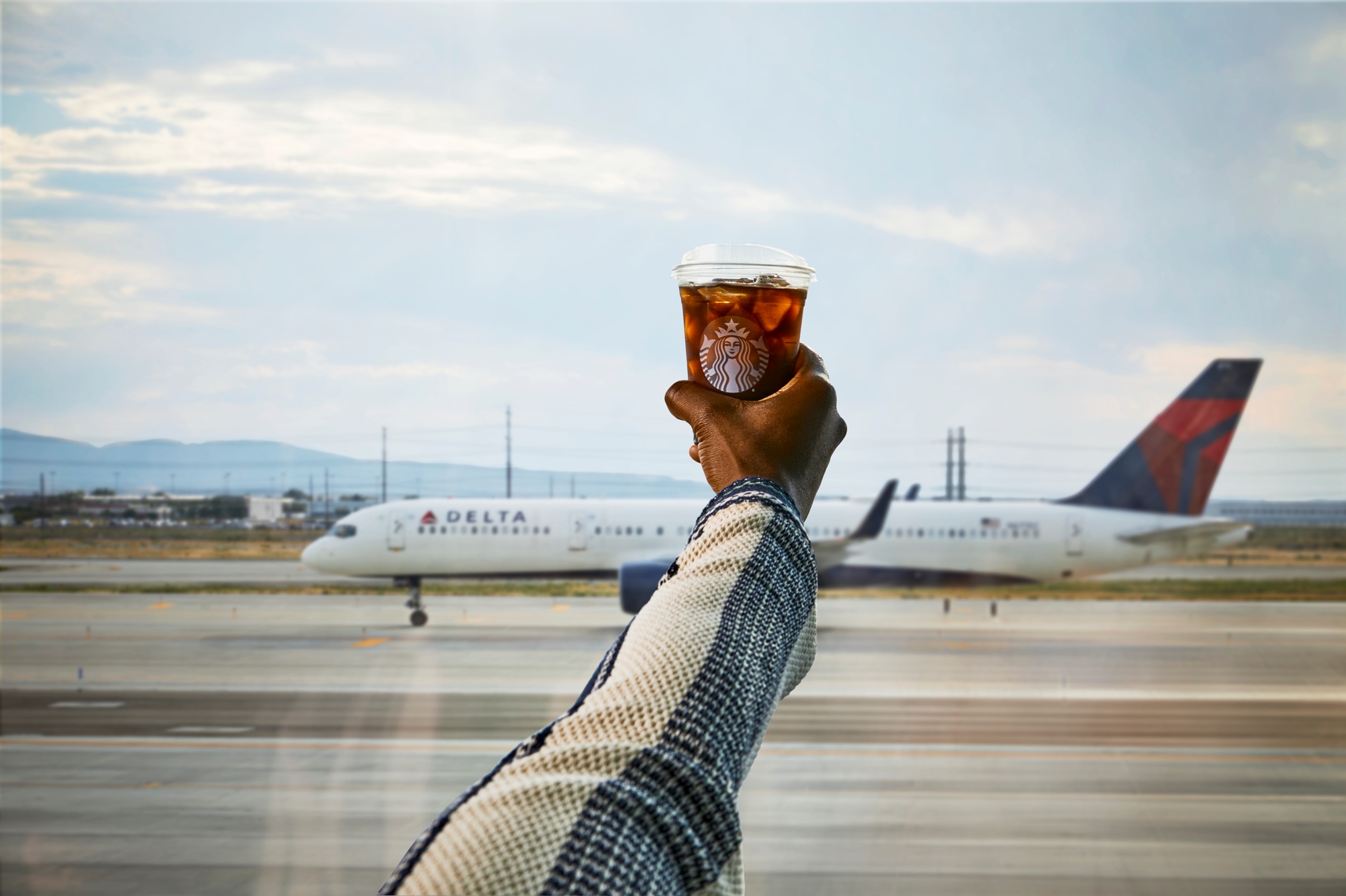 Delta ve Starbucks, sadakat programları konusunda işbirliği yaptı.