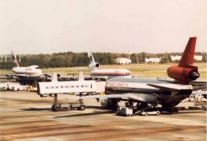 Washington Dulles Havalimanı x Mobile Lounge