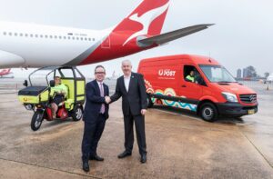 Qantas ve Australia Post, ilk uçuşun 100. yılını kutladı.