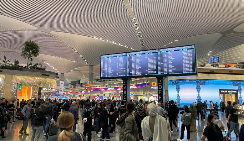 İstanbul İGA Havalimanı - Dış Hatlar Bölümü (Kasım 2022)
