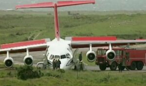 Prens Charles ve Kaza Yaptığı Uçak (29 Haziran 1994)