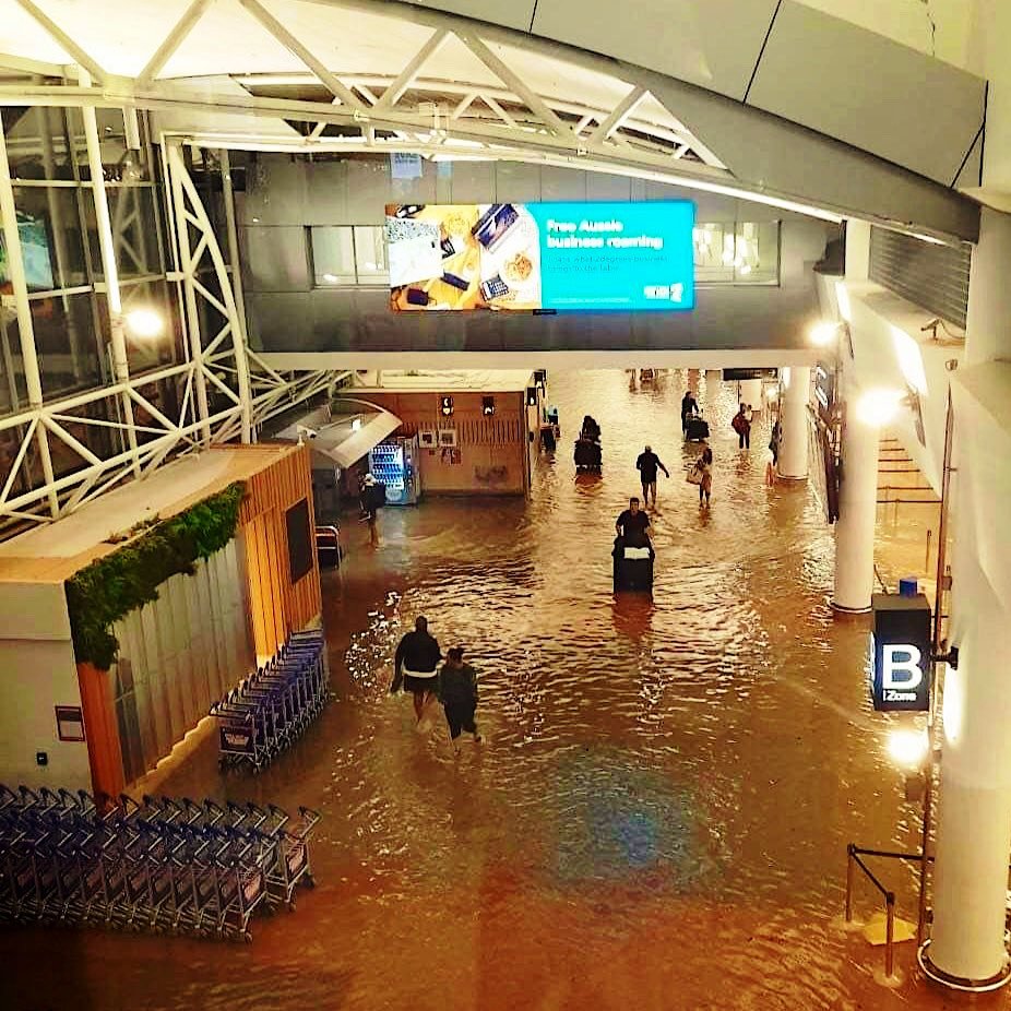 Auckland Havalimanı'ndaki sel baskını (Ocak 2023)