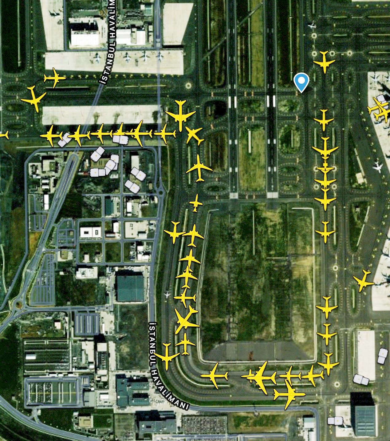 İGA'daki pist bakımı, uçak trafiğinin sıkışmasına yol açtı. (18 Mart 2023)