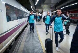 Barcelona futbol takımı, Getafe maçına trenle gitti. (Nisan 2023)